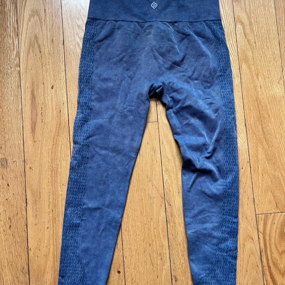 Women’s Leggings Bundle Size Small Dark Colors - Picture 5 of 6